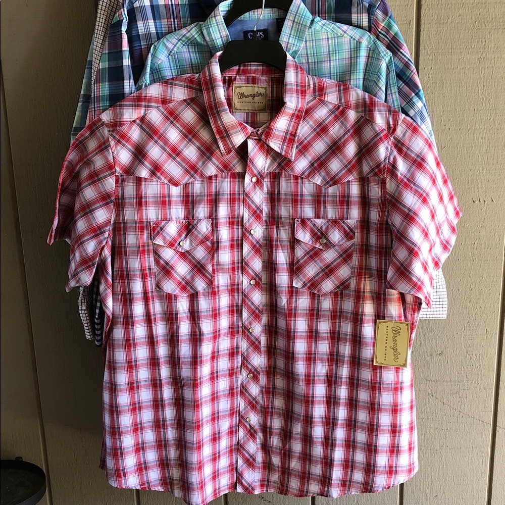 Wrangler Red and White Plaid Short-Sleeve Button-Down Shirt